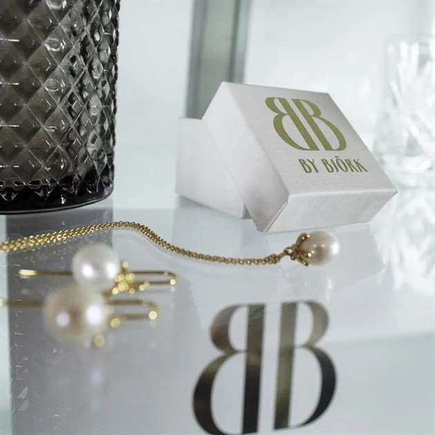 Öronhänge i guld barock